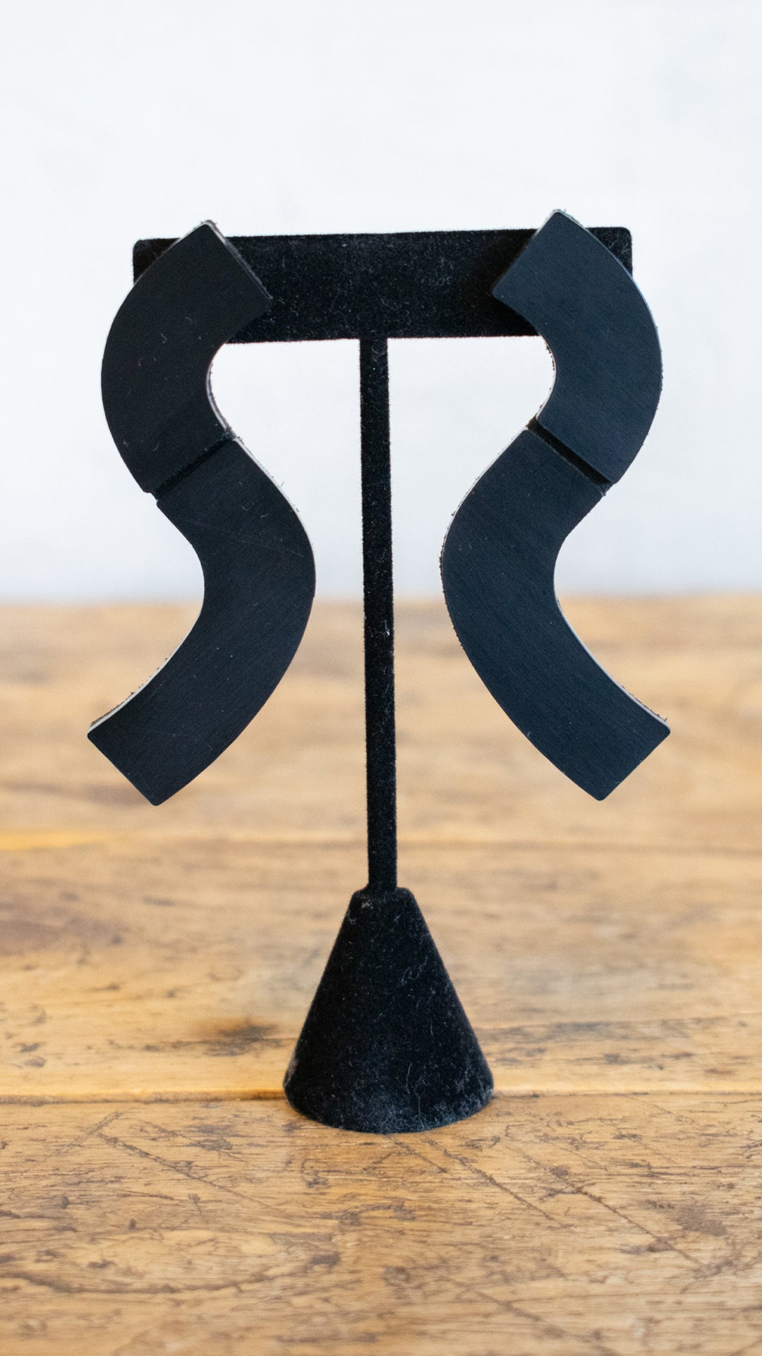 Mies Earrings in Black