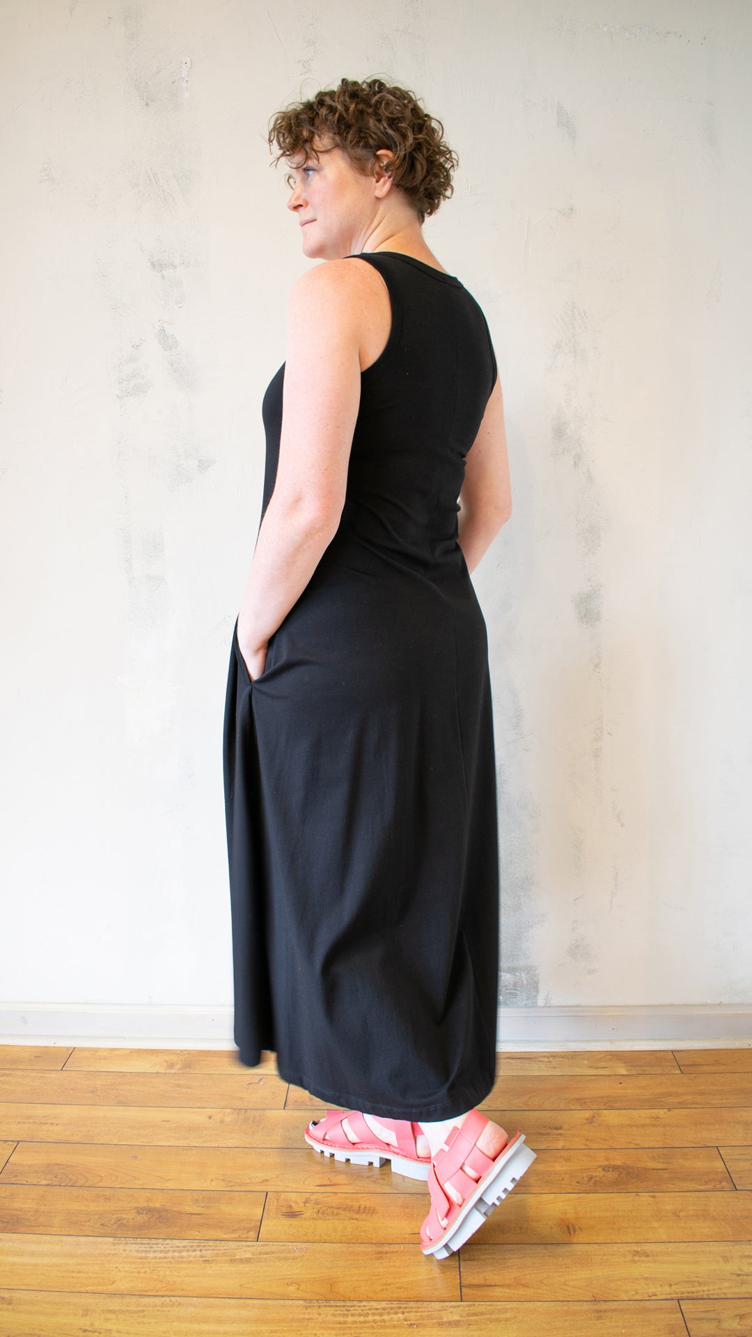 Sleeveless Chalk Dress in Black