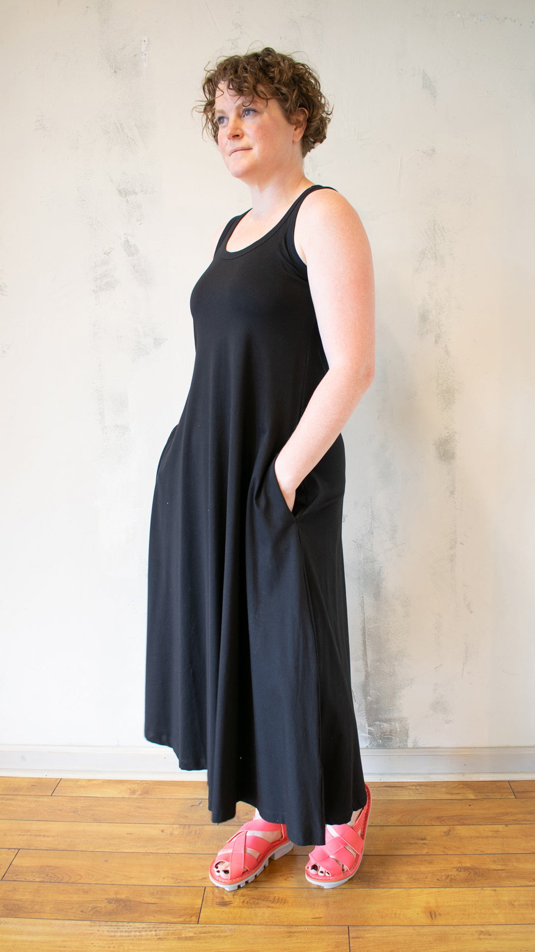 Sleeveless Chalk Dress in Black