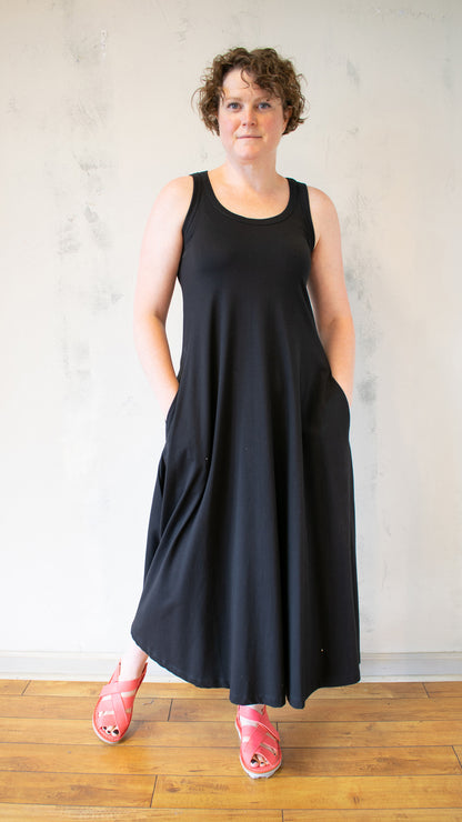 Sleeveless Chalk Dress in Black