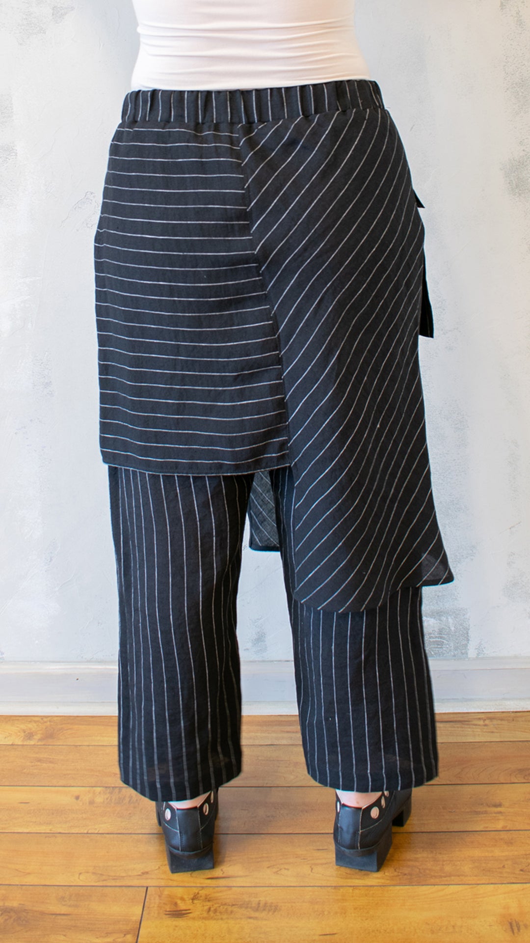 Apron Trouser in Stripe Linen