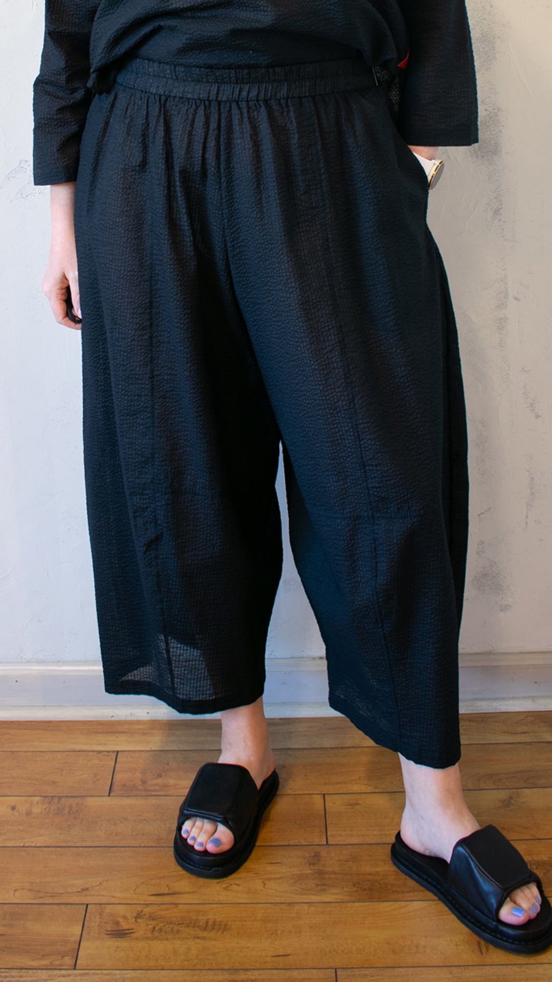 Exaggerated Barrel Pant in Seersucker