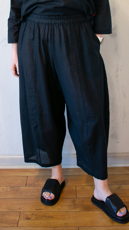Exaggerated Barrel Pant in Seersucker