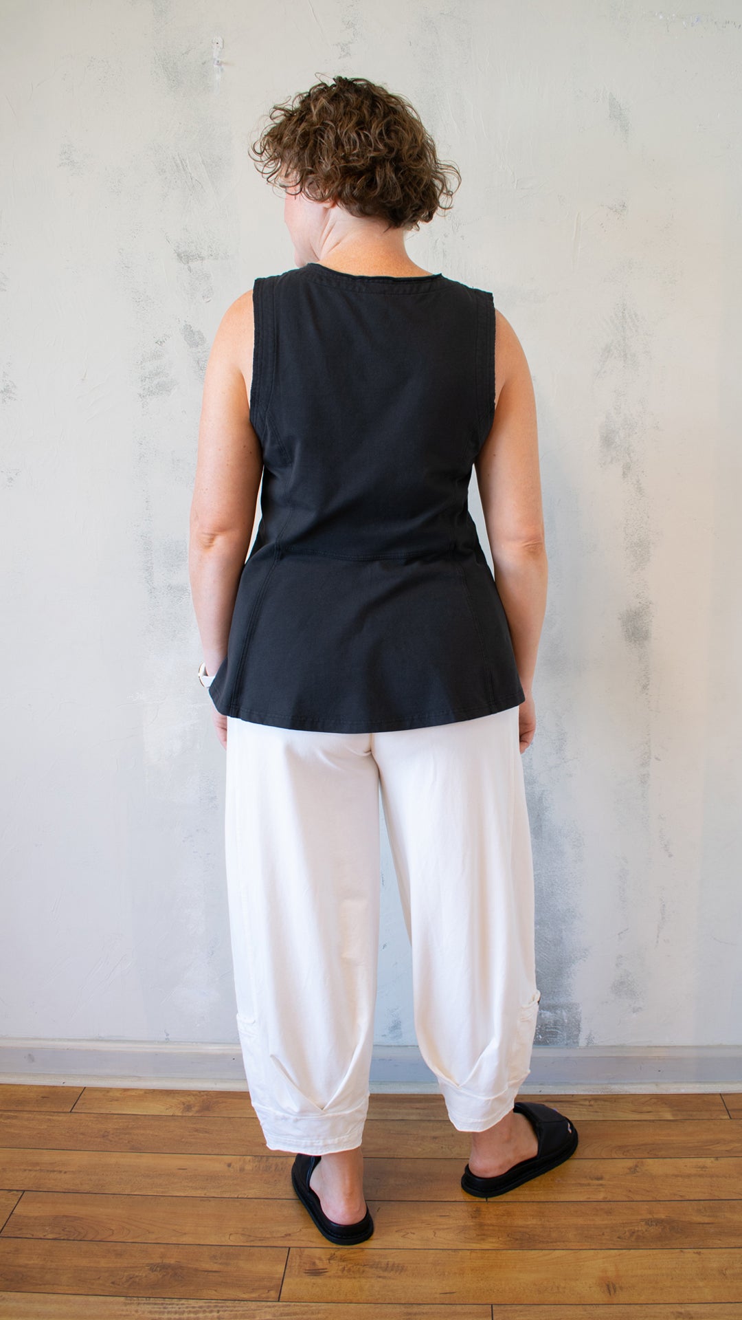 Roll Edge Tank (Multiple Colors)