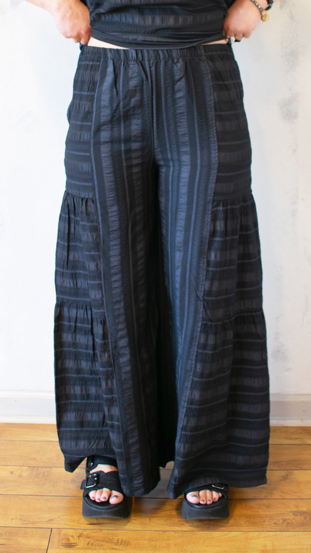 Anina Pant in Alloy
