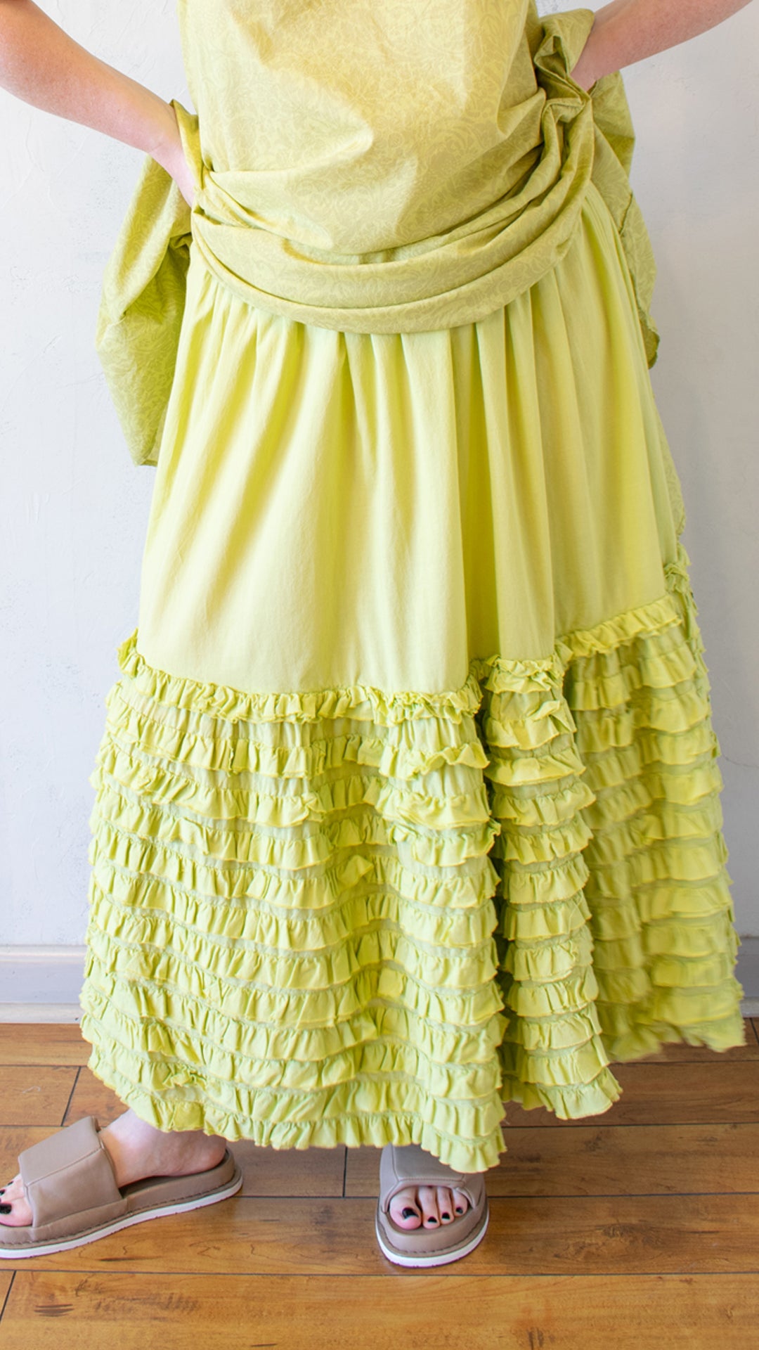 Burlesque Skirt in Pear