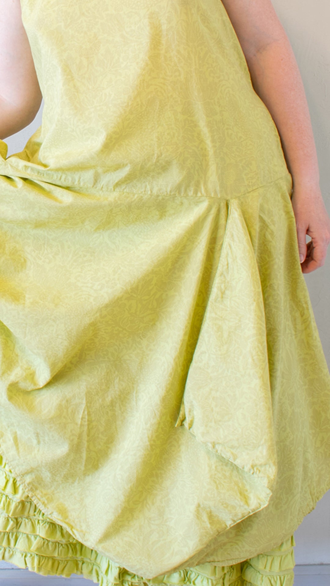 Long Pinwheel Slip in Pear Bird