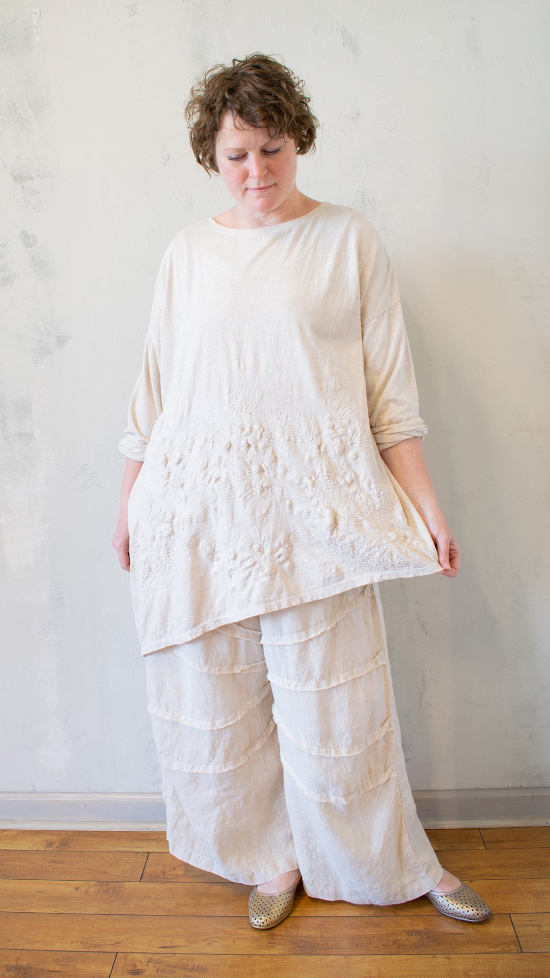 Thread Embroidery T-Shirt Long Sleeve in Alabaster