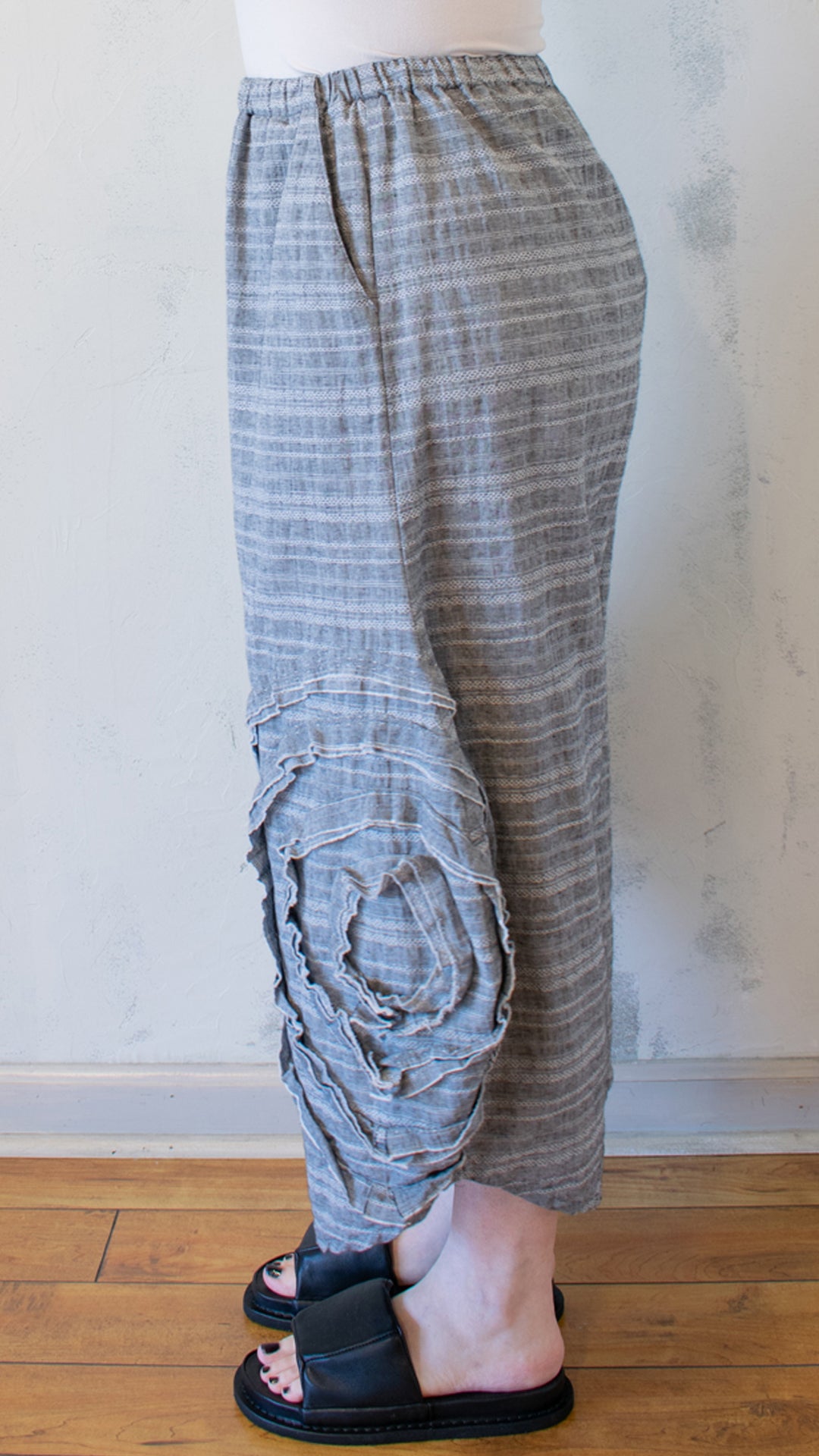 Cabbage Rose Pants in Faded Black