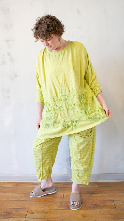 Thread Embroidery T-Shirt Long Sleeve in Pear
