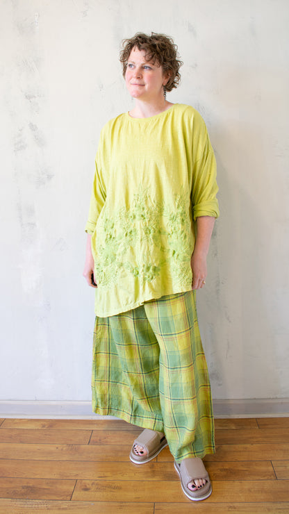 Thread Embroidery T-Shirt Long Sleeve in Pear