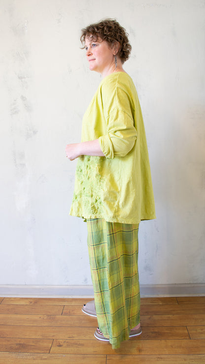 Thread Embroidery T-Shirt Long Sleeve in Pear