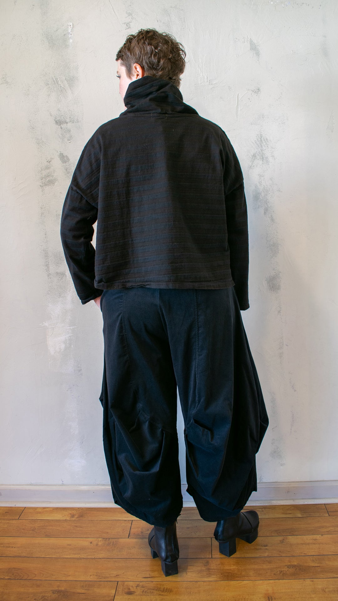 Crop Turtleneck Long Sleeve in Black Stripe