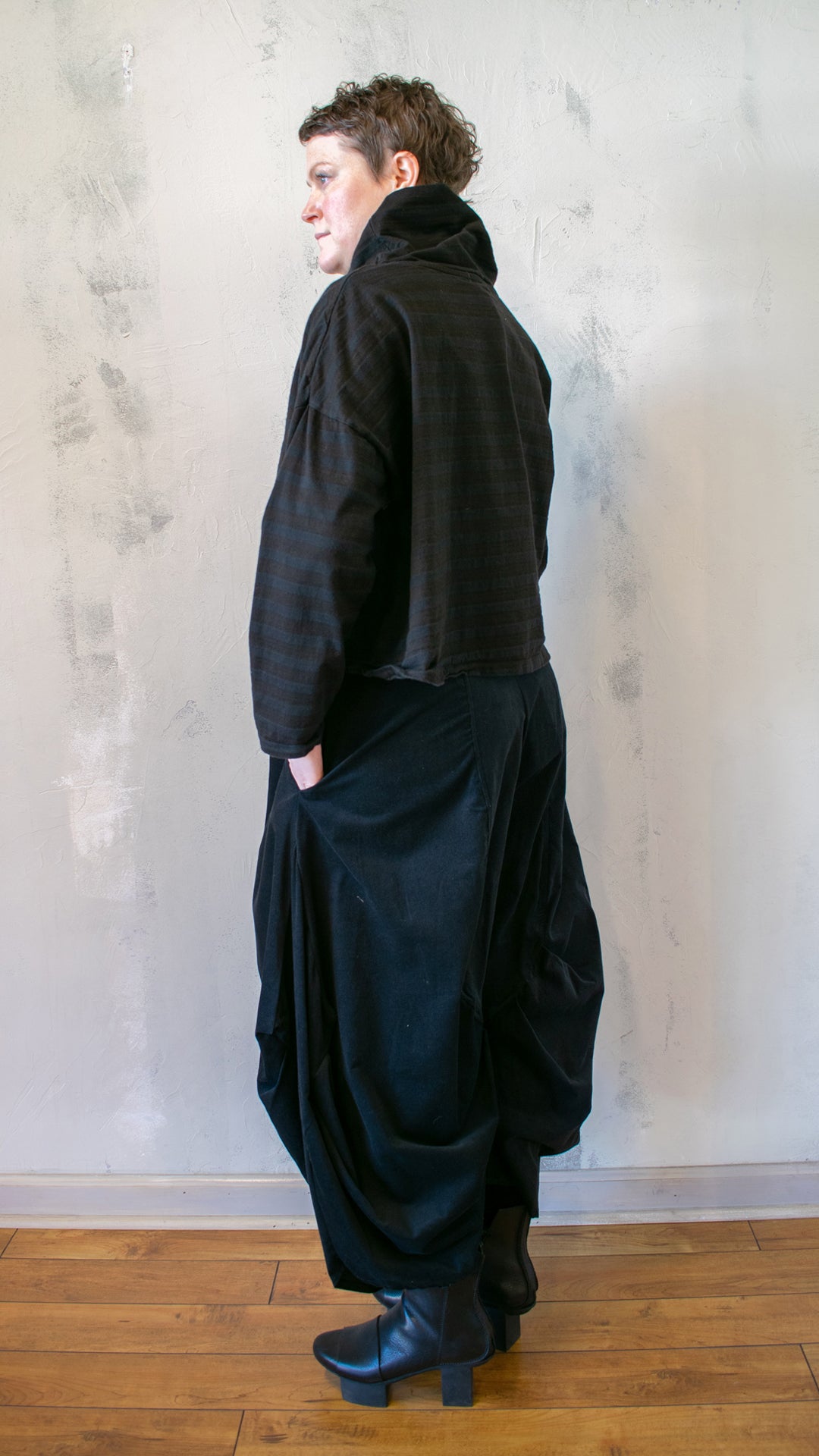 Crop Turtleneck Long Sleeve in Black Stripe