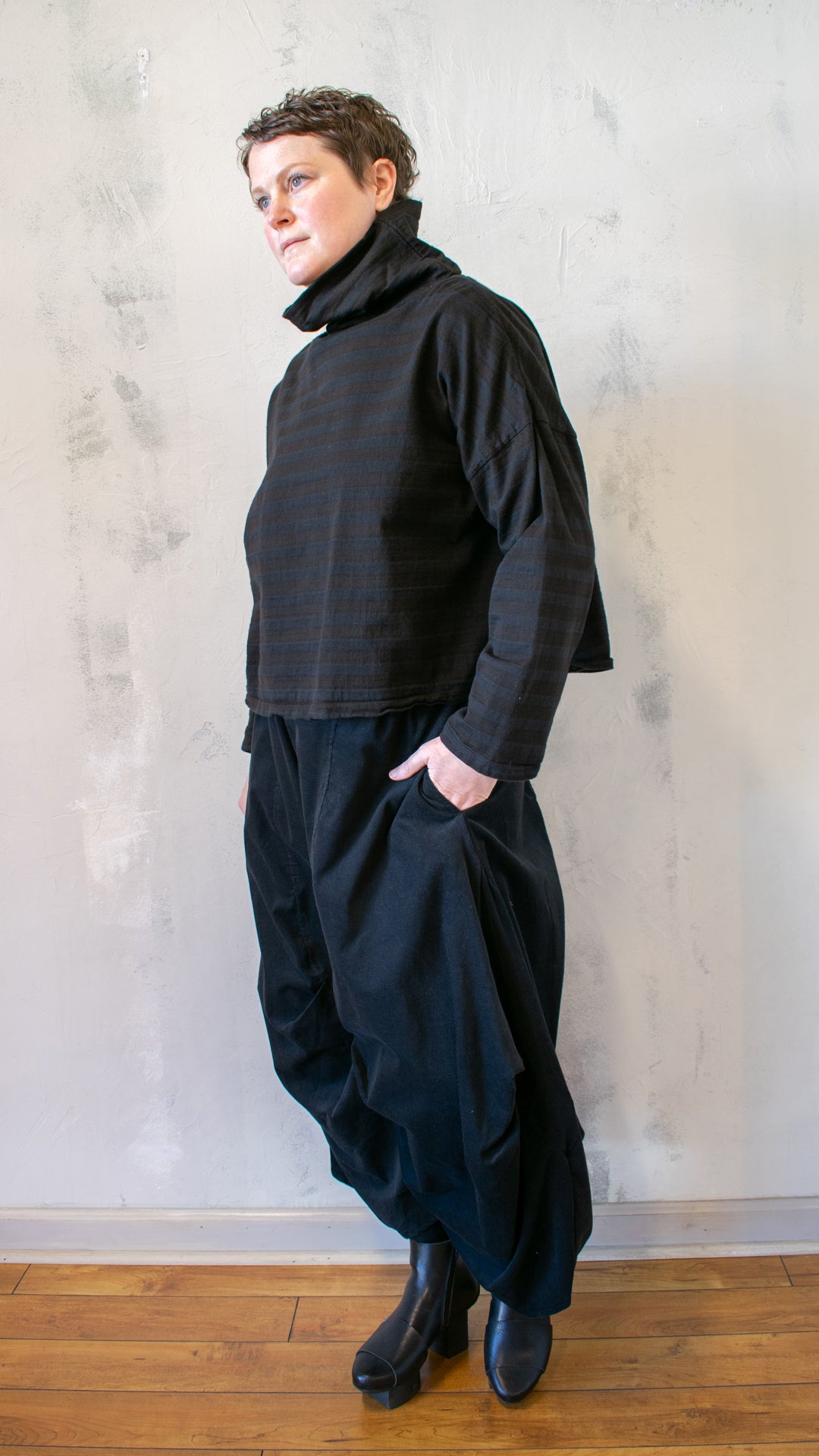 Crop Turtleneck Long Sleeve in Black Stripe