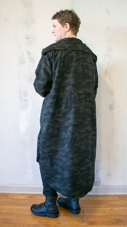 Lumberjack Coat in Black Camo