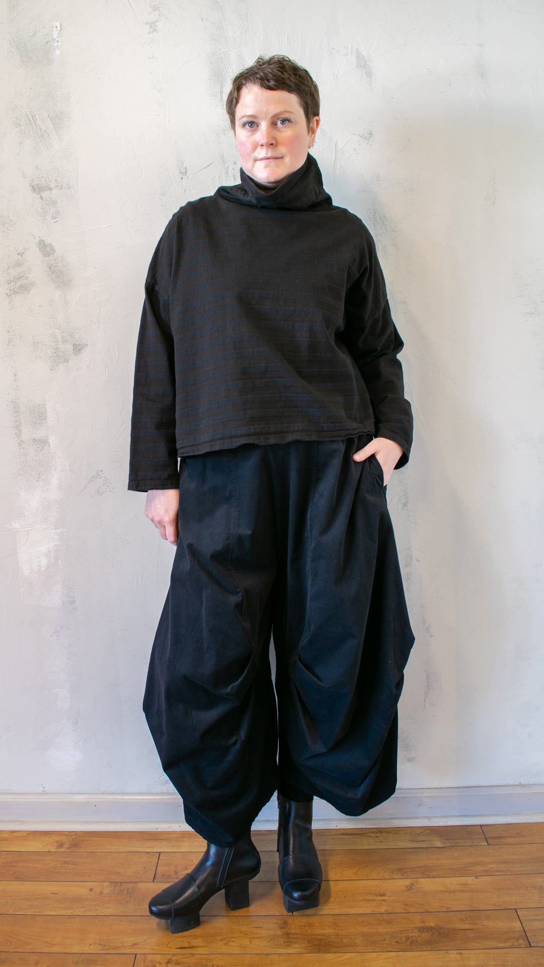 Crop Turtleneck Long Sleeve in Black Stripe