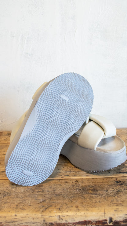 Latte Puff Weave Platform