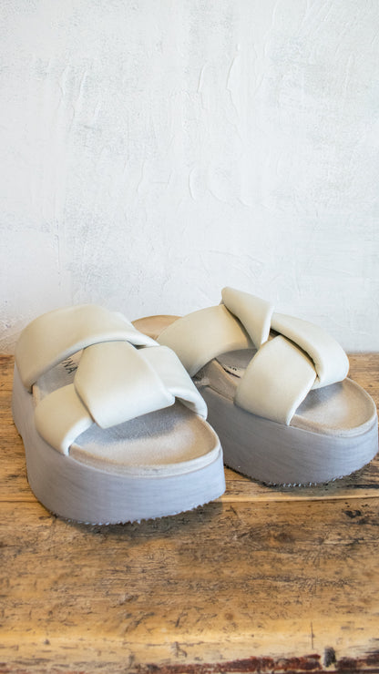 Latte Puff Weave Platform