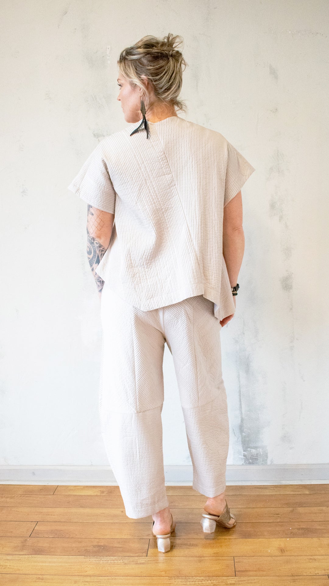 Textured Sleeveless Jacket