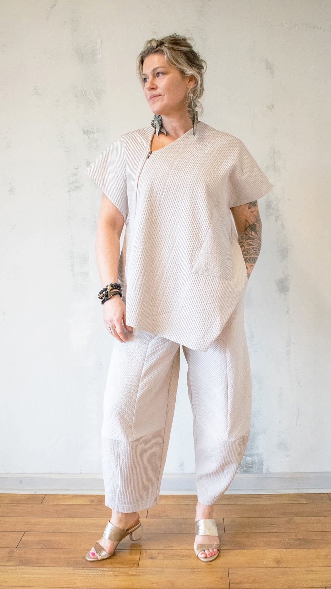 Textured Sleeveless Jacket