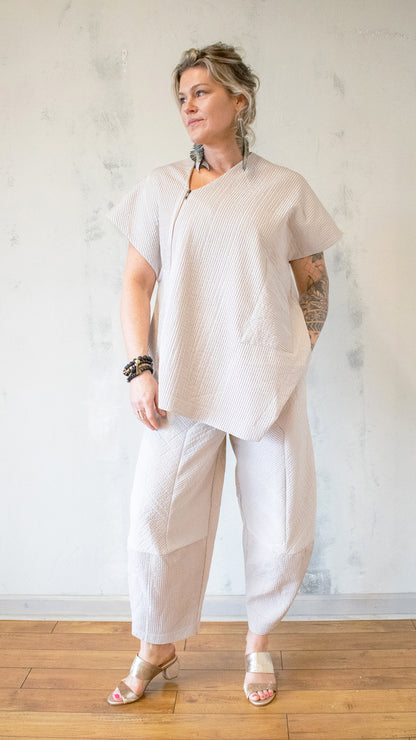 Textured Sleeveless Jacket