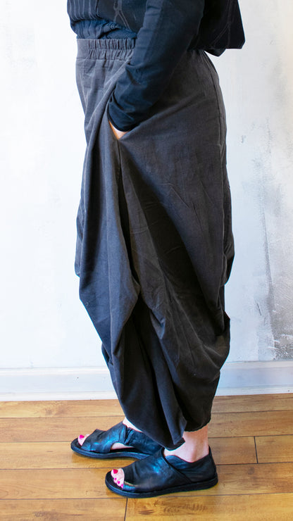 Tuck Lantern Cord Pant (Multiple Colors)