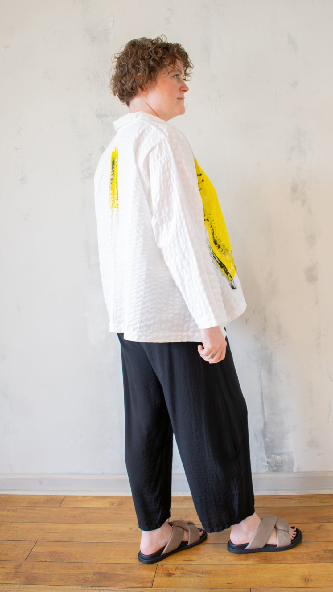 Mandarin Swing Button Down – Yellow Abstract