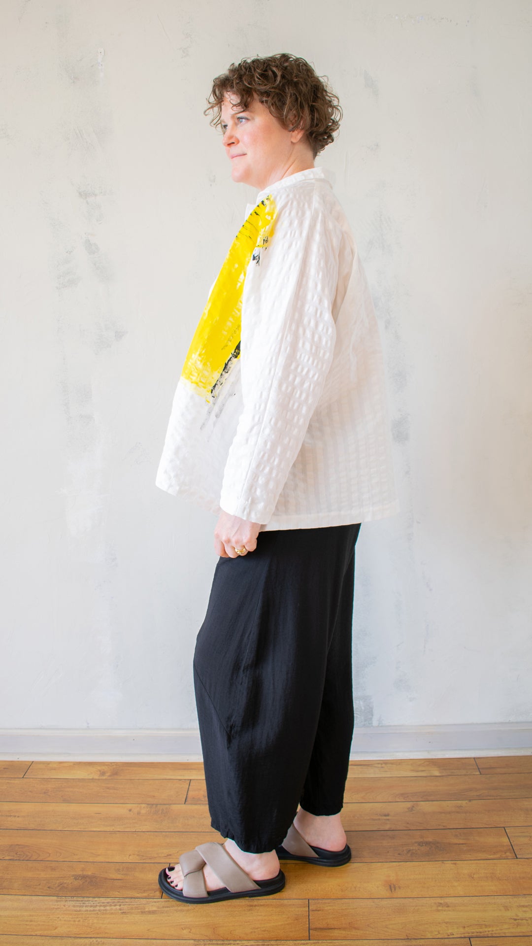Mandarin Swing Button Down – Yellow Abstract