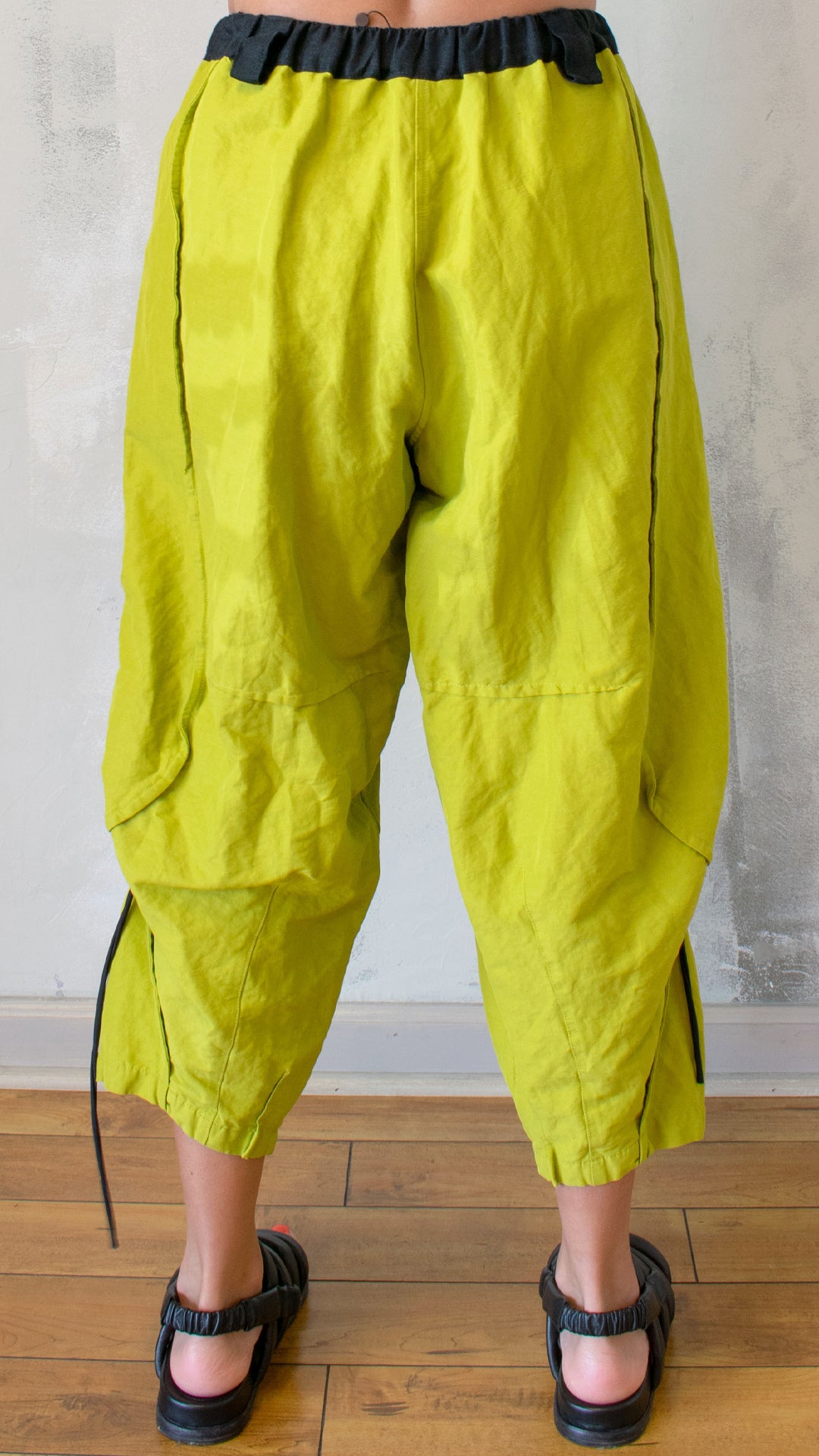 Lime Linen Barrel Pant