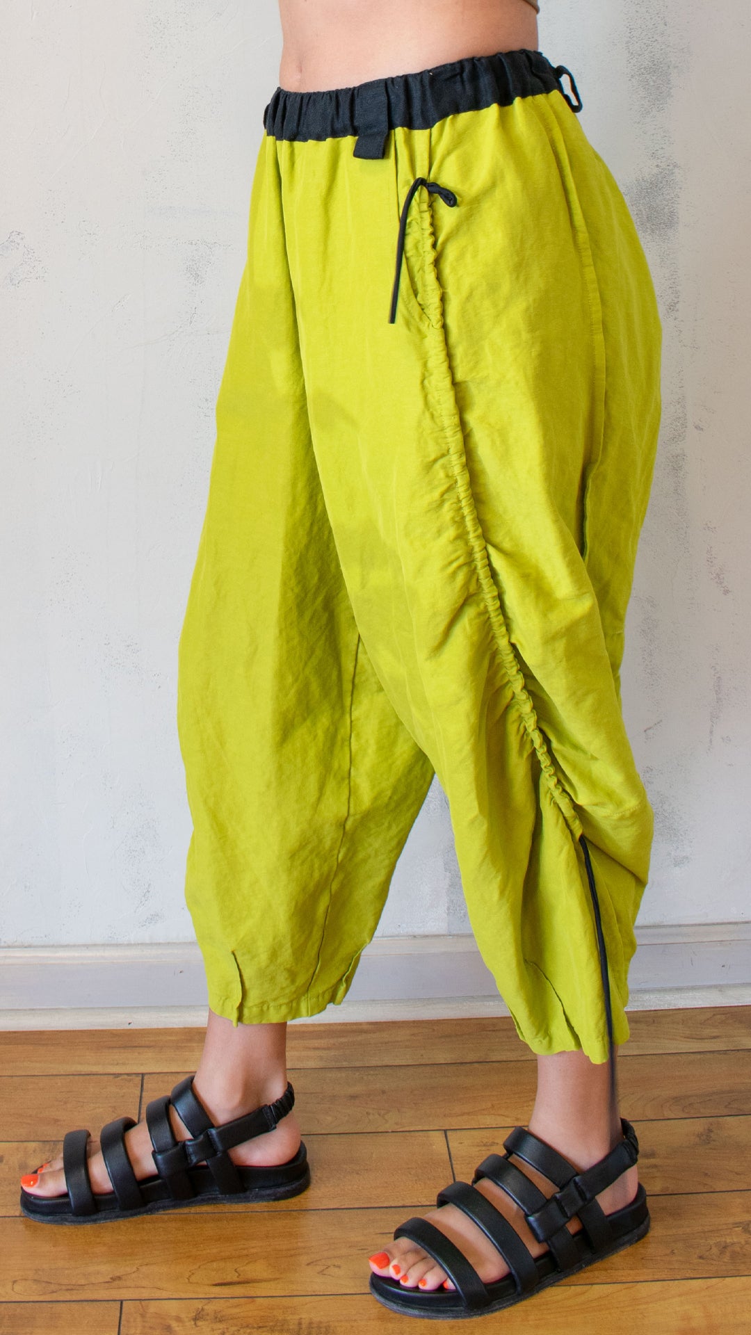 Lime Linen Barrel Pant