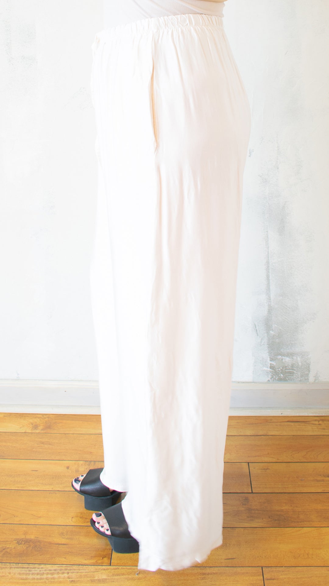 Silky Wide Leg Pant
