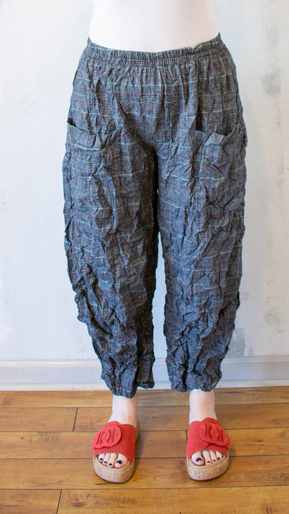 Crinkle Barrel Pant in Grey Plaid