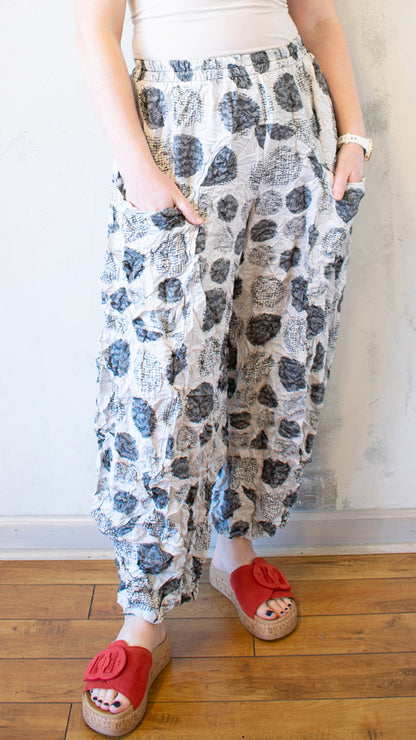 Crinkle Barrel Pant in Dots