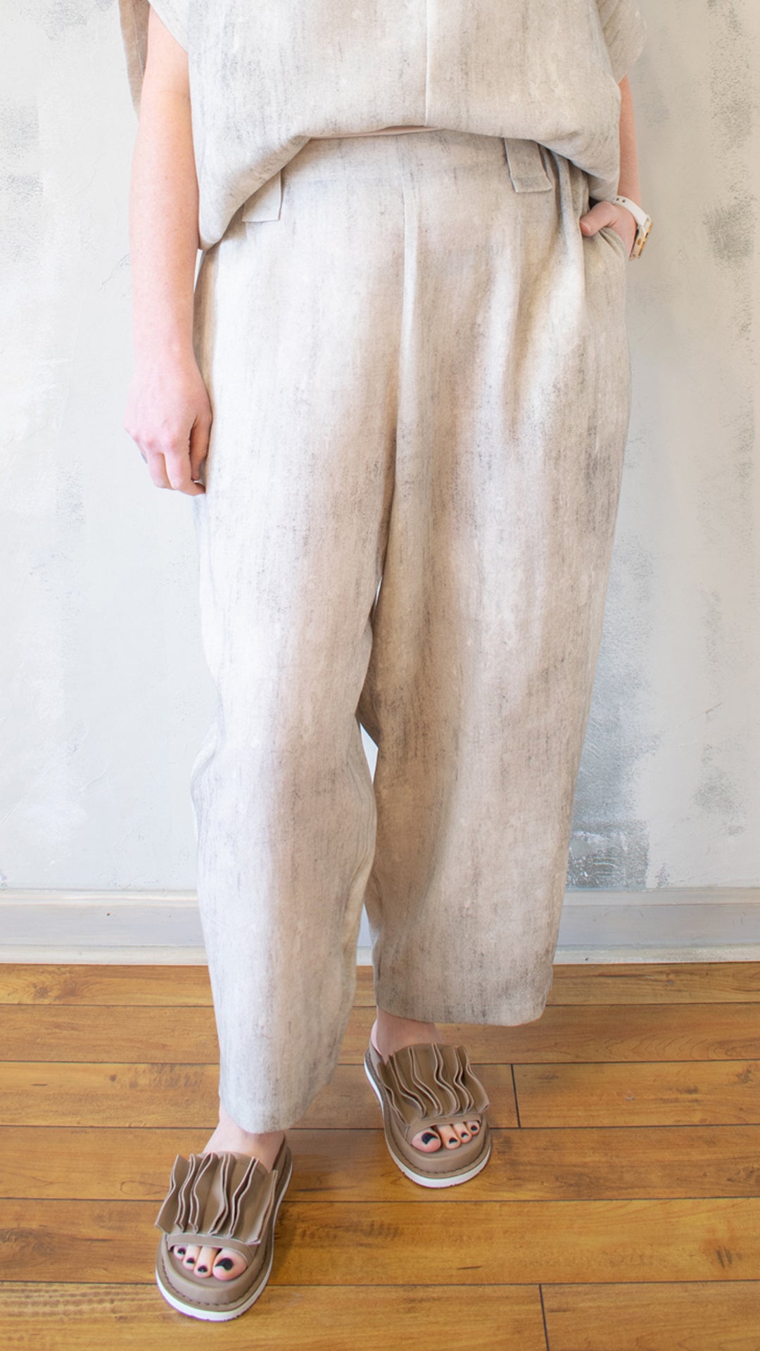 Barrel Pant in Stone