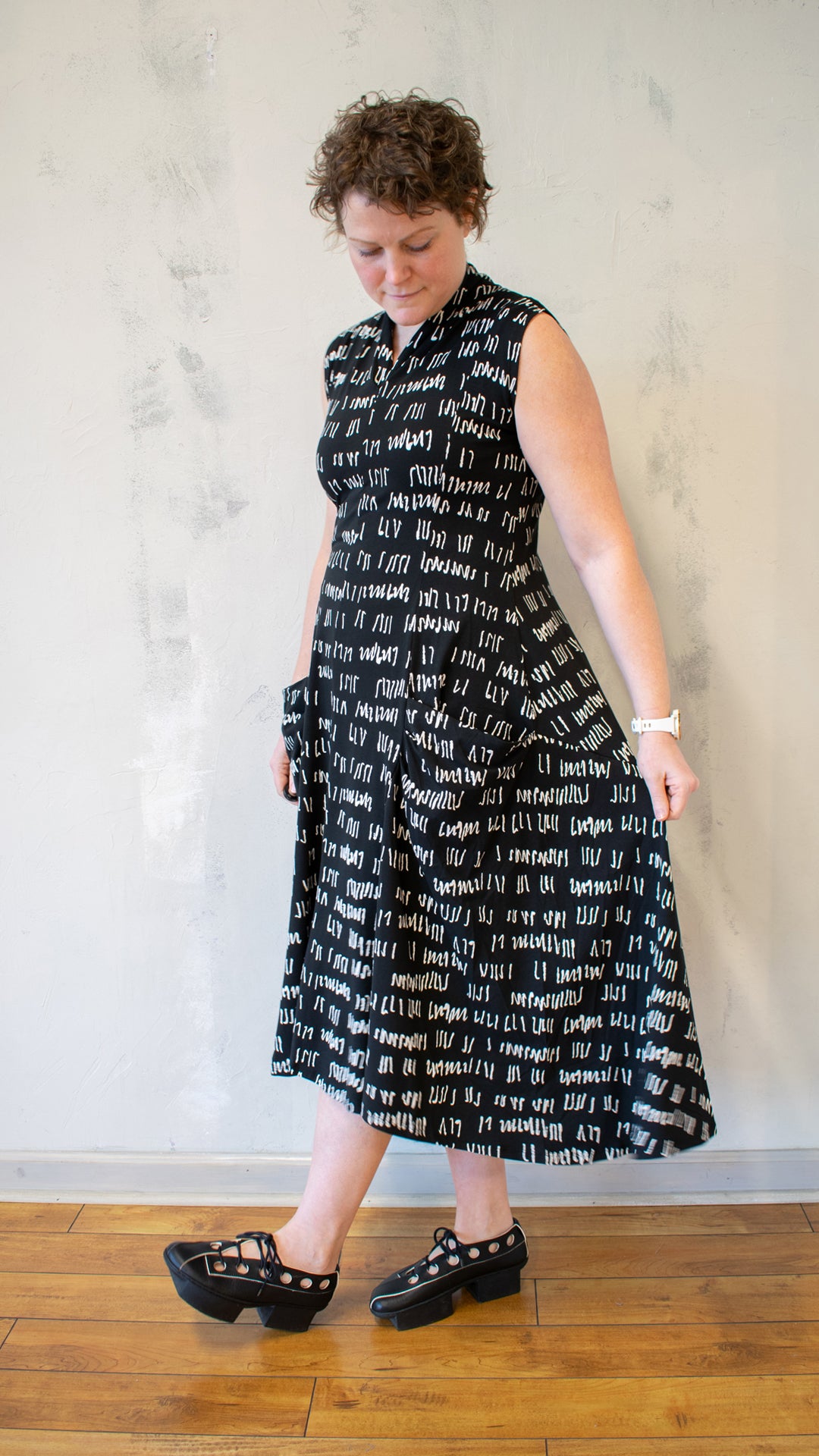 Sunday Stroll Dress in Black Print