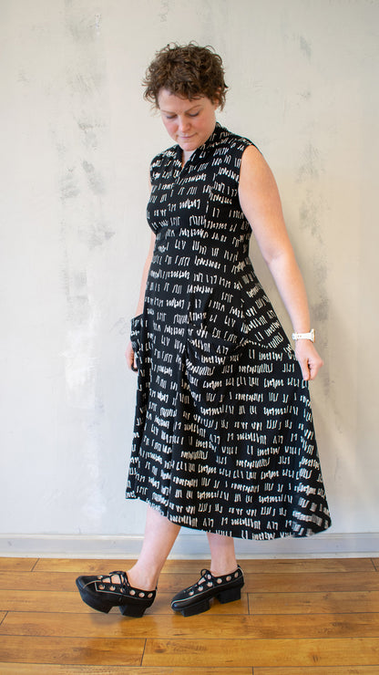 Sunday Stroll Dress in Black Print