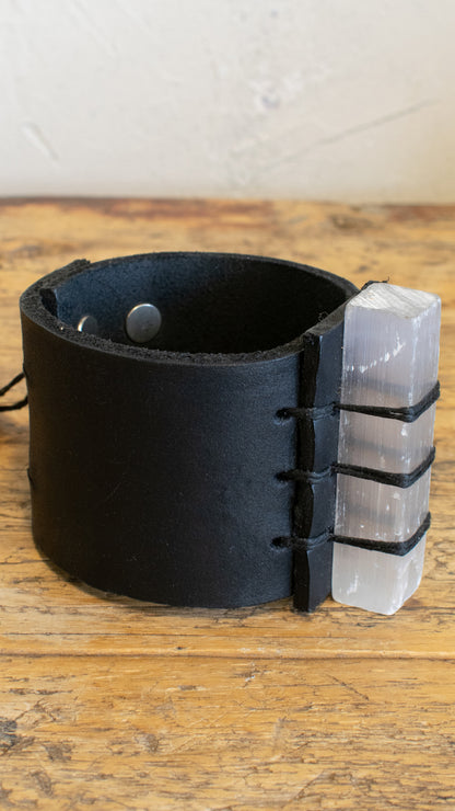 Selenite Cuff in Black
