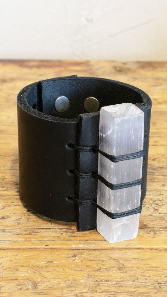 Selenite Cuff in Black