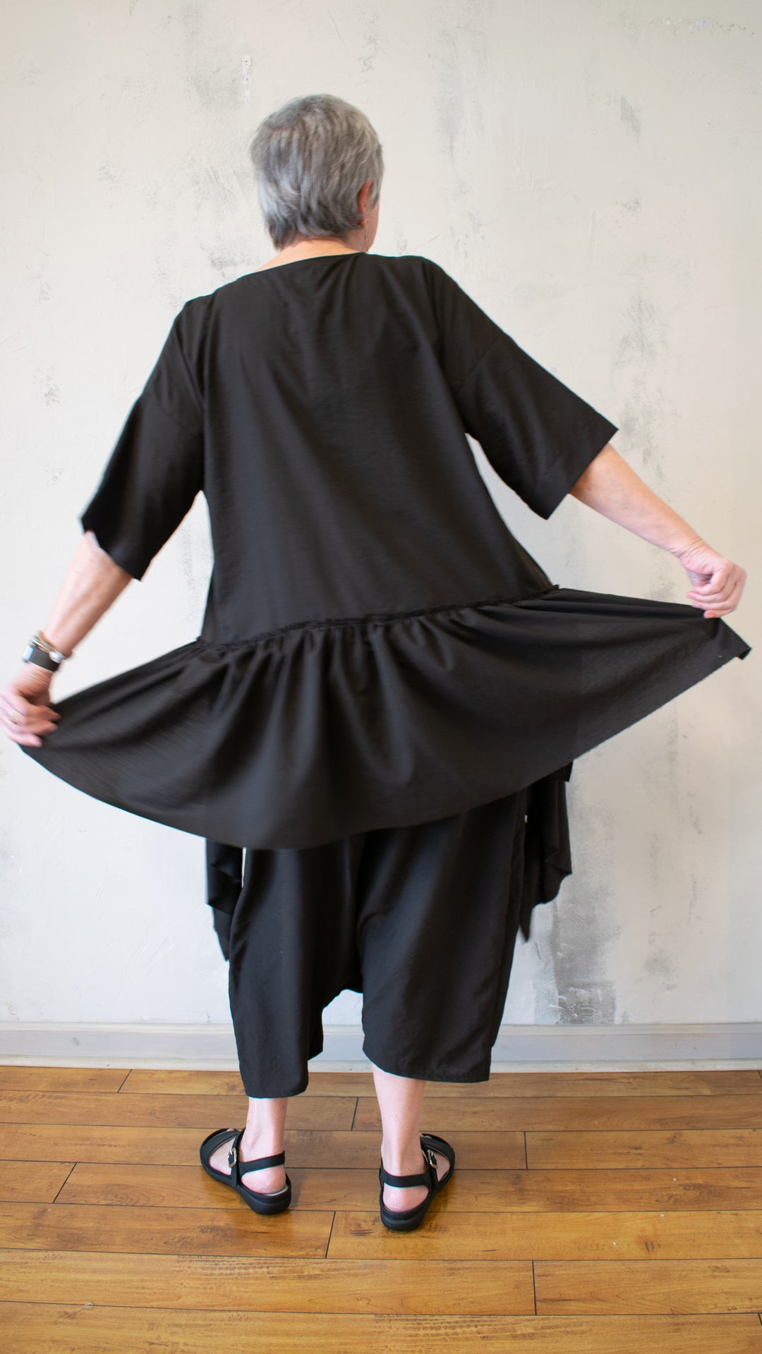 Schon Tunic (Multiple Colors)