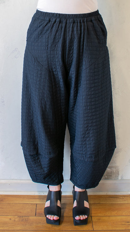 Magical Pant in Black