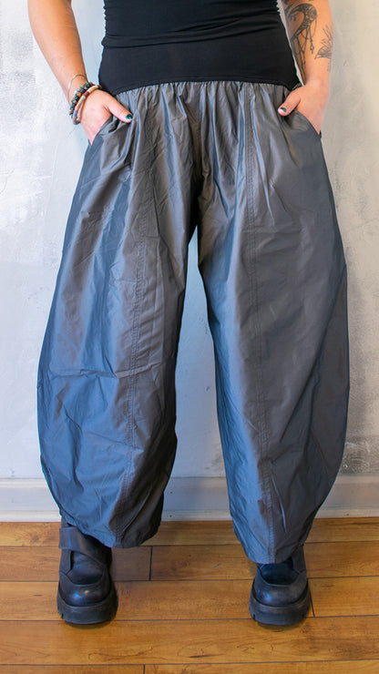 Basti Taffeta Pant in Silver