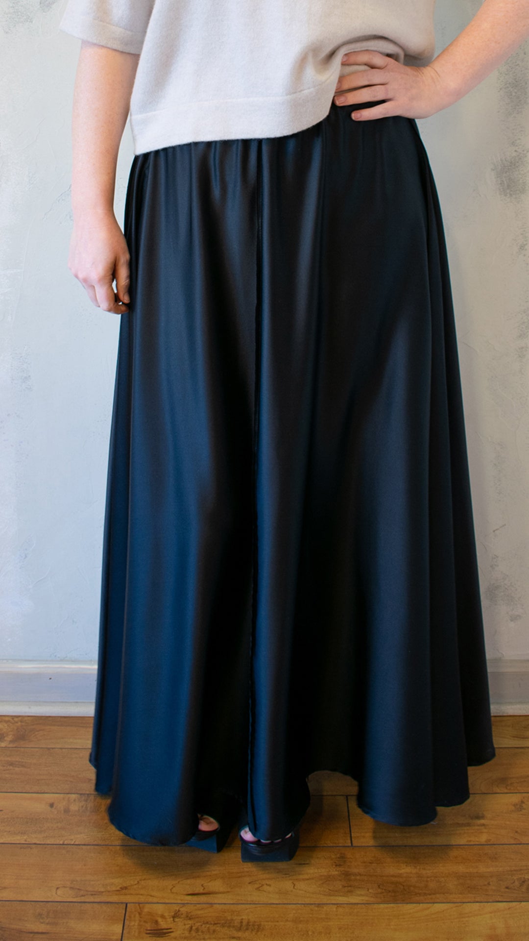 Rolo Skirt iin Black