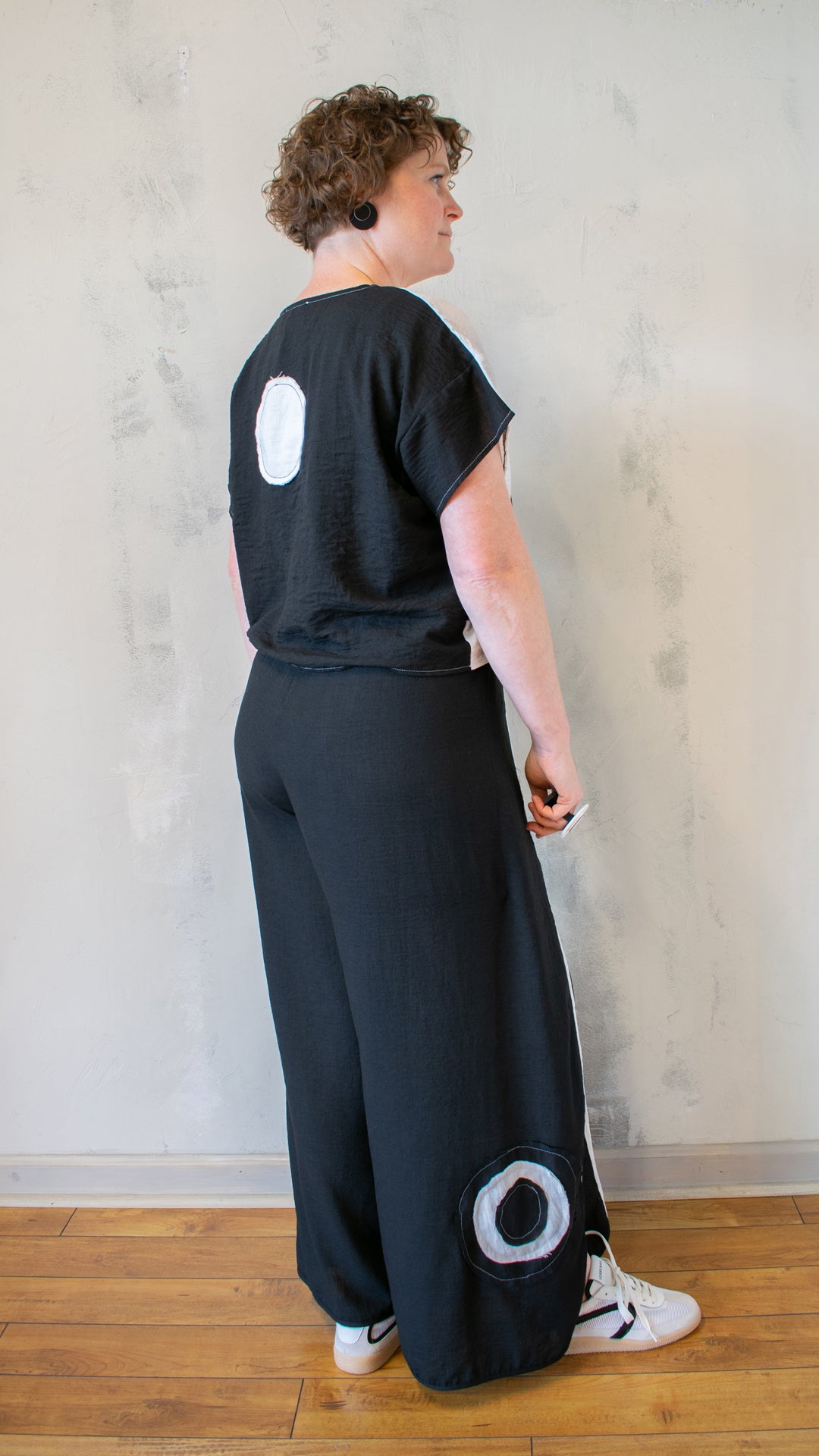 Circle Applique Linen Pullover