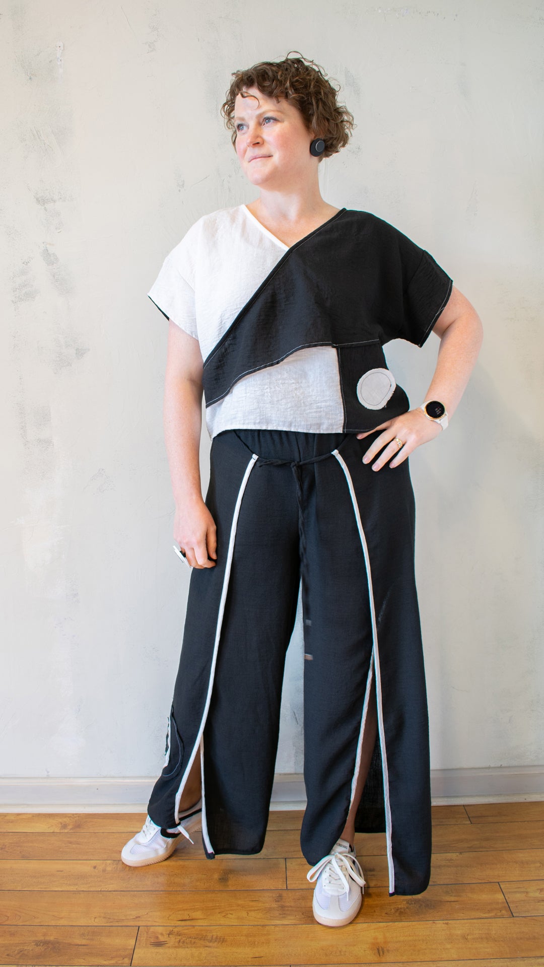 Circle Applique Linen Pullover