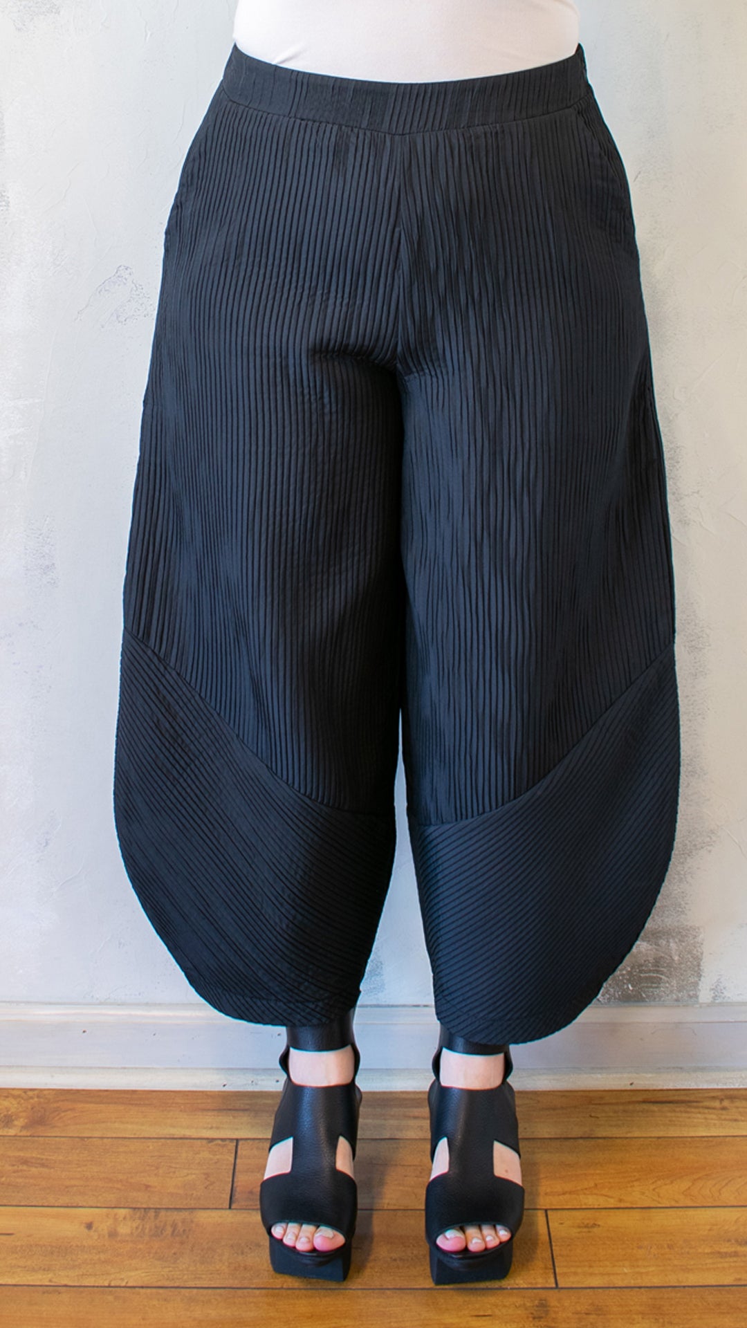 Pleated Lantern Trouser