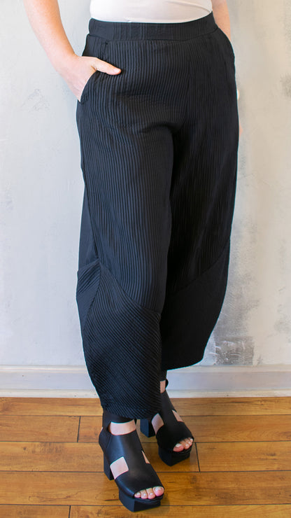 Pleated Lantern Trouser