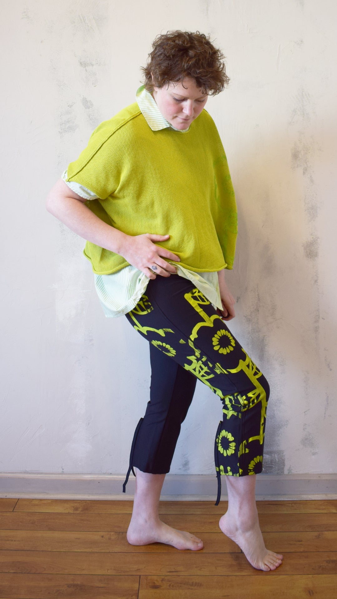 Kick Crop Pant in Neon Flower