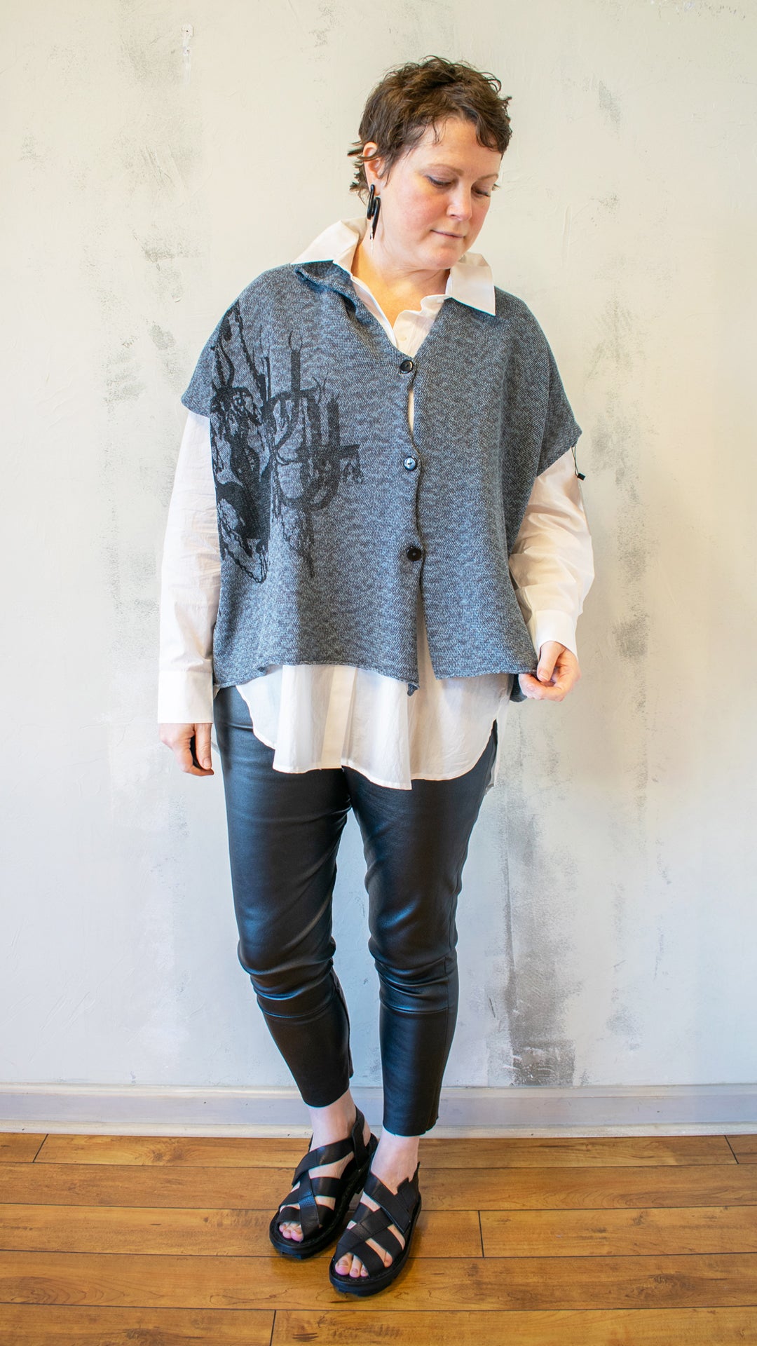 V-Cardy in Chandelier Blue