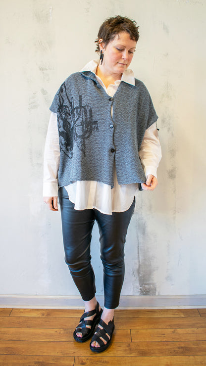 V-Cardy in Chandelier Blue